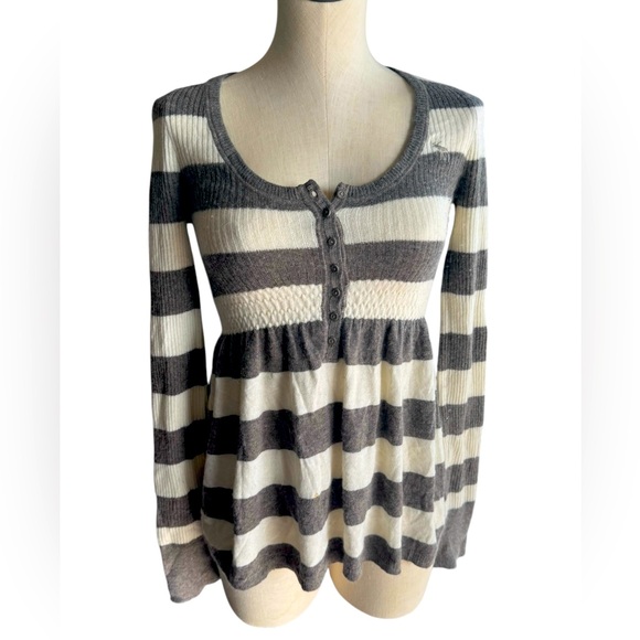 Y2K Abercrombie & Fitch Babydoll Long Sleeve Sweater size Large *Runs small - Picture 1 of 12
